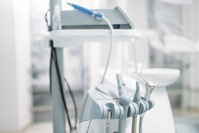 歯医者で使用される機材　準備するべき5つと選定のポイントを解説